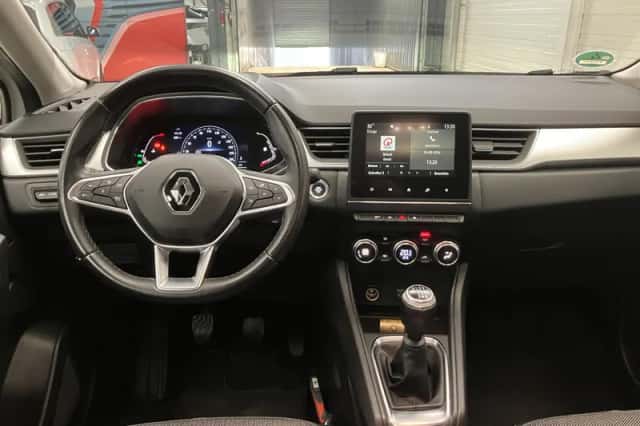 Renault Captur (2021) thumbnail 2