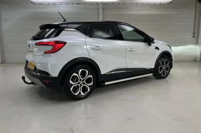 Renault Captur (2021) thumbnail 3