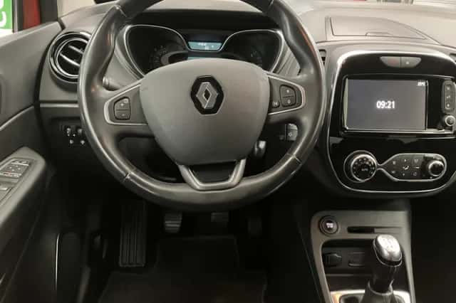 Renault Captur (2019) thumbnail 2