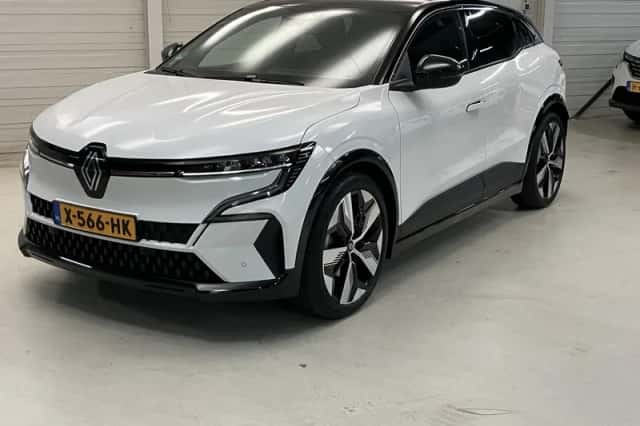 Renault Mégane E-Tech (2023) thumbnail 2