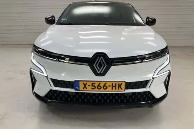 Renault Mégane E-Tech (2023) thumbnail 3