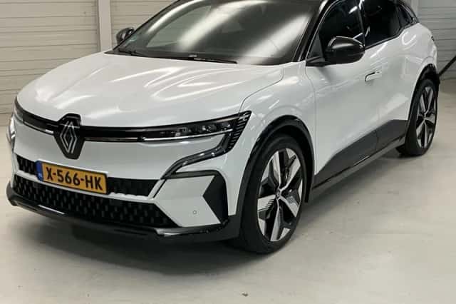 Renault Mégane E-Tech (2023) thumbnail 5