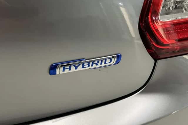 Suzuki Swift (2021) thumbnail 4