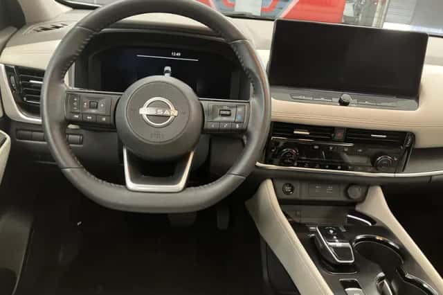 Nissan X-Trail (2022) thumbnail 2