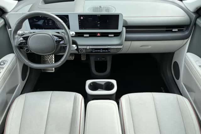 Hyundai Ioniq 5 (2024) thumbnail 2
