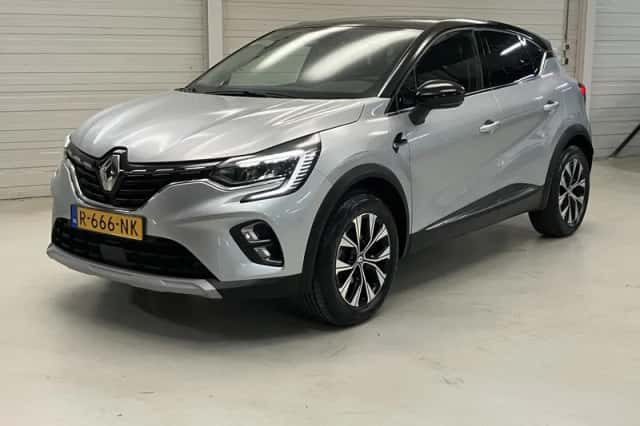 Renault Captur (2022) thumbnail 2