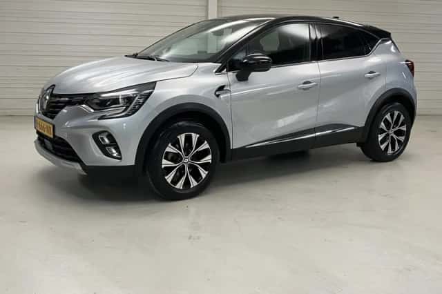 Renault Captur (2022) thumbnail 3