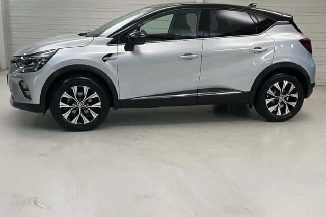 Renault Captur (2022) thumbnail 4