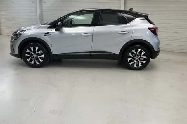 Renault Captur (2022) thumbnail 5