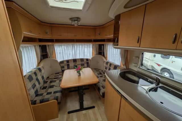 Hobby De Luxe (2008) thumbnail 6