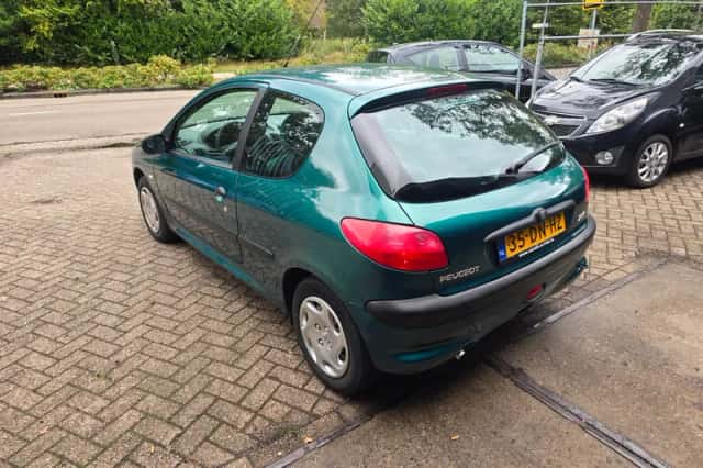 Peugeot 206 (1999) thumbnail 4
