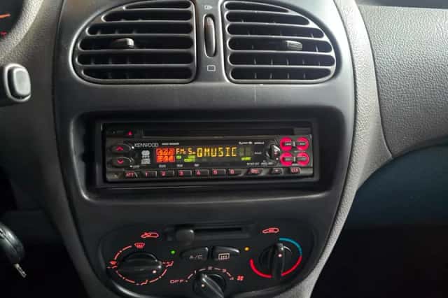 Peugeot 206 (1999) thumbnail 6