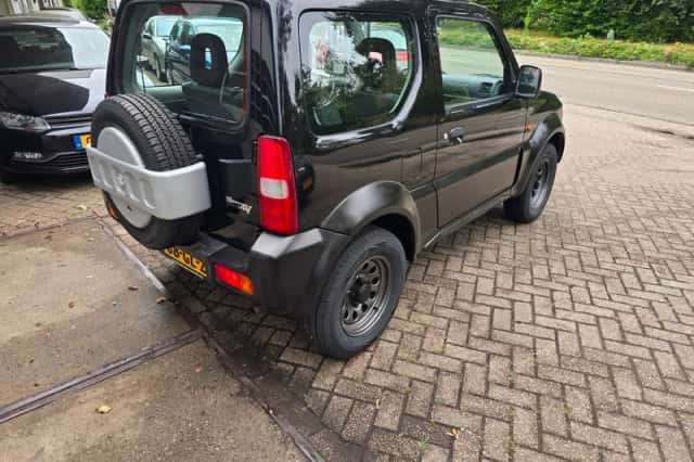 Suzuki Jimny (2001) thumbnail 3
