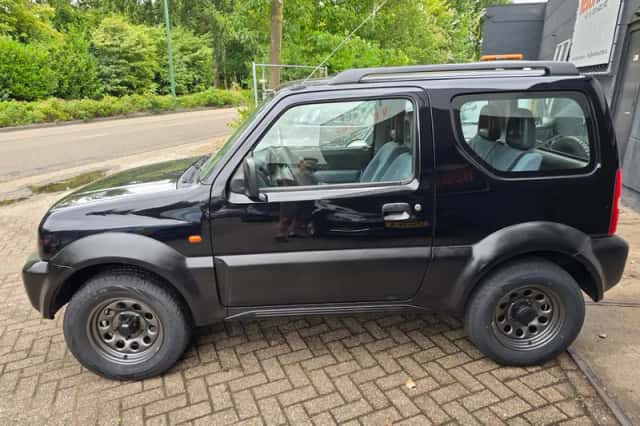 Suzuki Jimny (2001) thumbnail 5