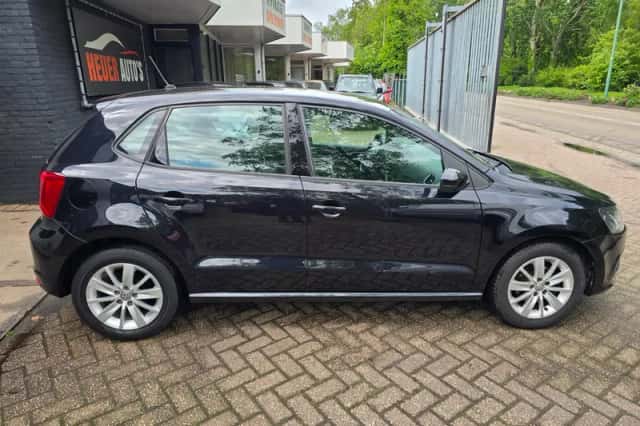 Volkswagen Polo (2014) thumbnail 6