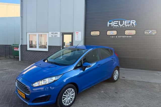 Ford Fiesta (2012) thumbnail 1