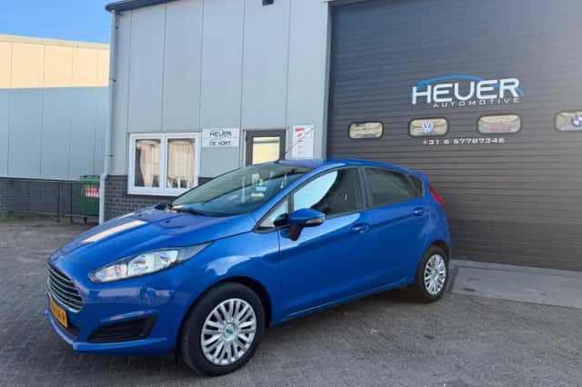Ford Fiesta (2012) thumbnail 2