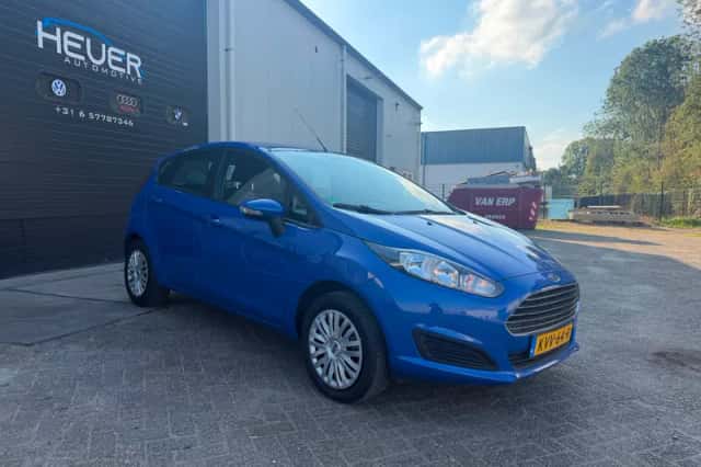 Ford Fiesta (2012) thumbnail 5