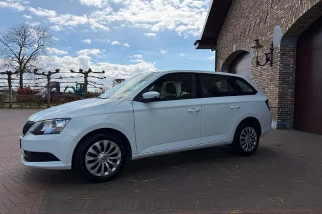 Škoda Fabia (2018) thumbnail 3
