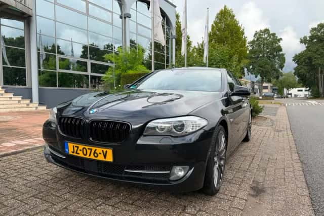 BMW 5-Serie (2010) thumbnail 1