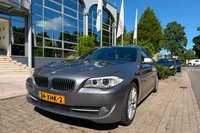 BMW 5-Serie (2012) thumbnail 1
