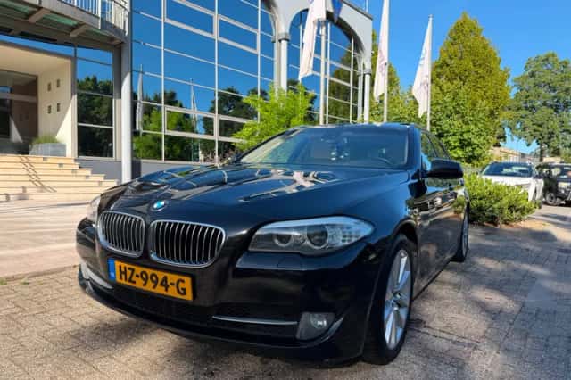 BMW 5-Serie (2011) thumbnail 1