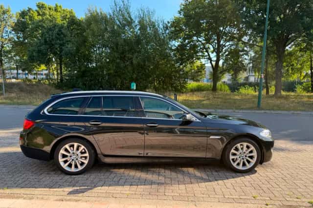 BMW 5-Serie (2011) thumbnail 4