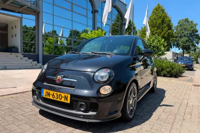 Fiat 500 (2014) thumbnail 1