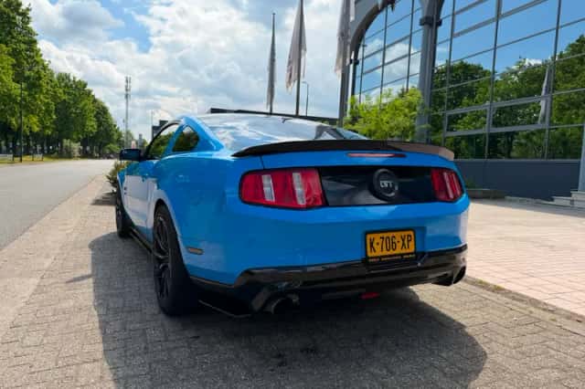 Ford Mustang (2012) thumbnail 3