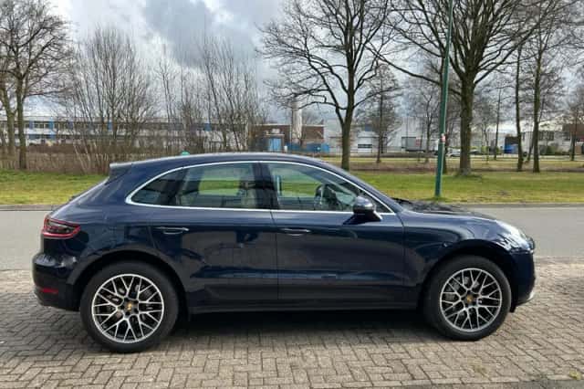 Porsche Macan (2017) thumbnail 4