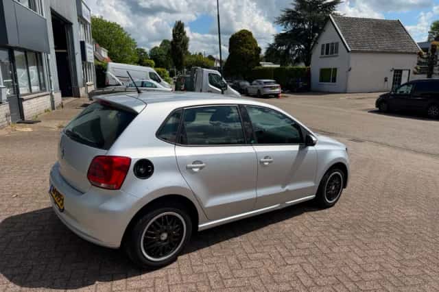 Volkswagen Polo (2013) thumbnail 5