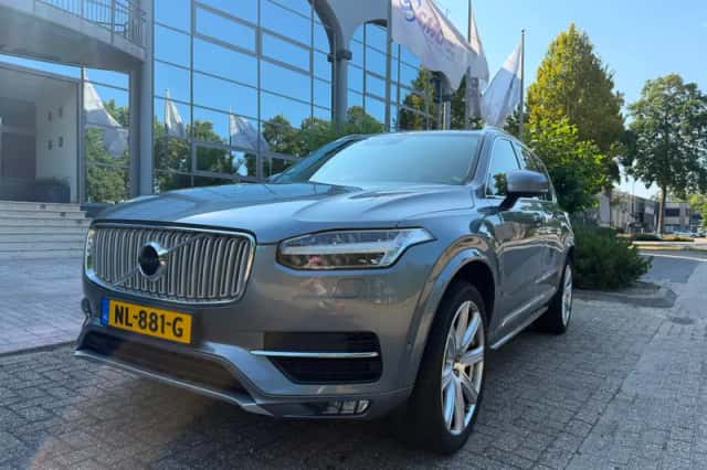 Volvo XC90 (2017) thumbnail 1