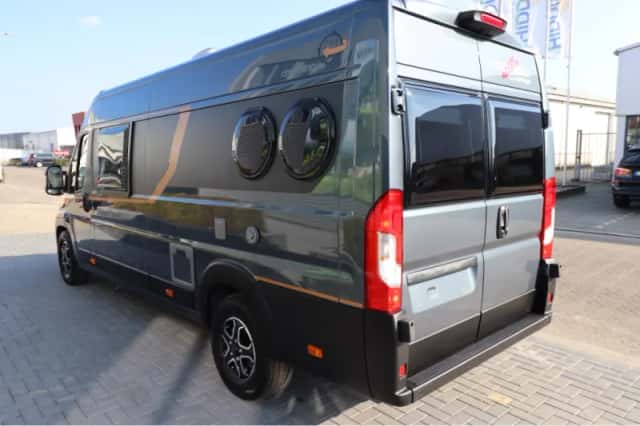 Malibu Van (2025) thumbnail 4