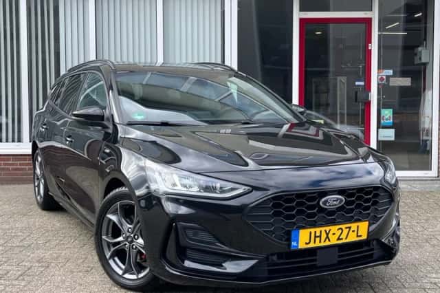 Ford Focus (2022) thumbnail 1