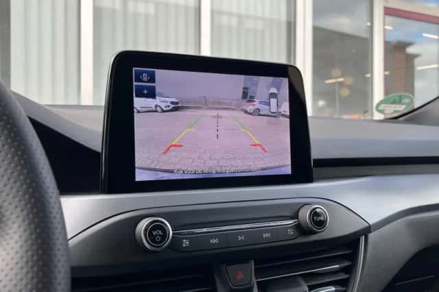 Ford Focus (2022) thumbnail 6