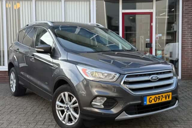 Ford Kuga (2017) thumbnail 1