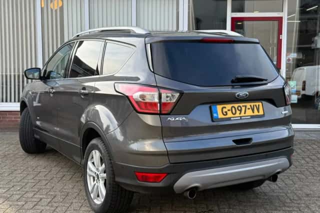 Ford Kuga (2017) thumbnail 3