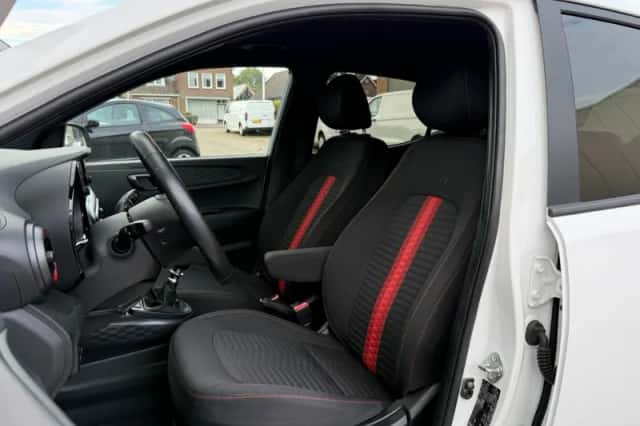 Hyundai i10 (2023) thumbnail 4