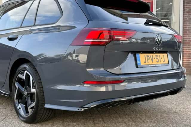 Volkswagen Golf (2025) thumbnail 4