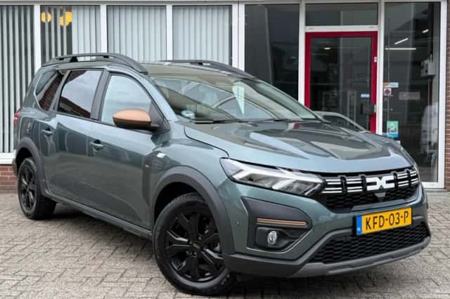 Dacia Jogger (2024) thumbnail 1