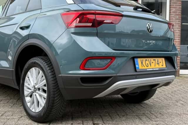 Volkswagen T-Roc (2022) thumbnail 4
