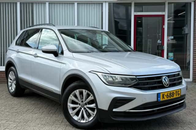 Volkswagen Tiguan (2021) thumbnail 1