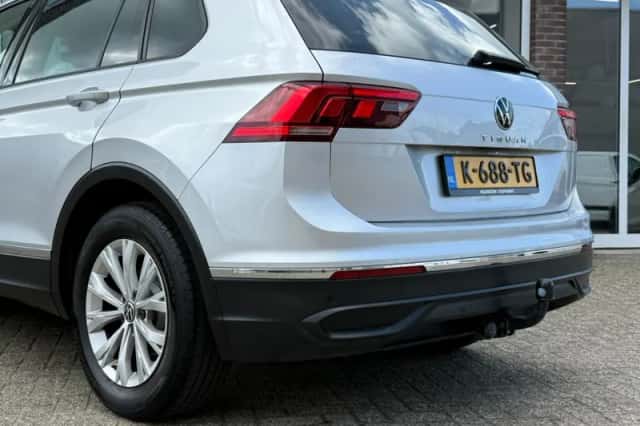 Volkswagen Tiguan (2021) thumbnail 4