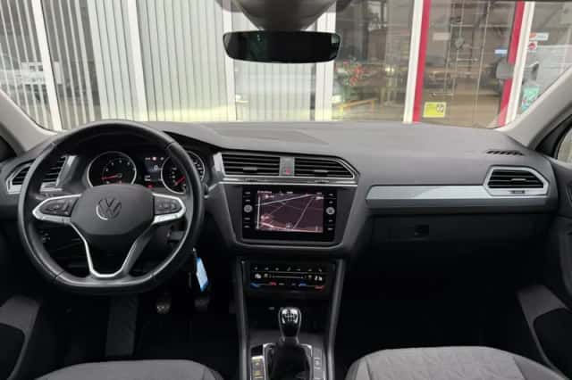 Volkswagen Tiguan (2021) thumbnail 6