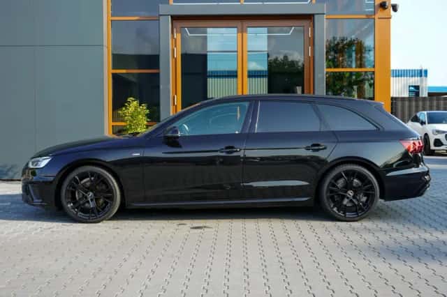 Audi A4 (2021) thumbnail 2