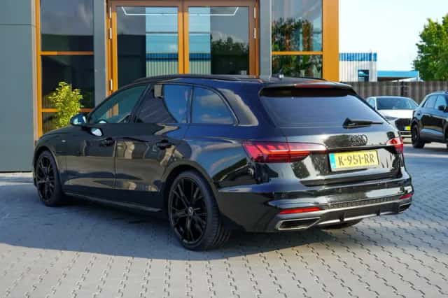 Audi A4 (2021) thumbnail 3