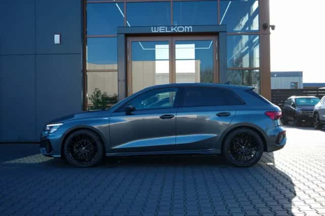 Audi A3 (2021) thumbnail 2