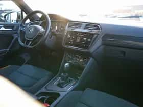 Volkswagen Tiguan (2019) thumbnail 38
