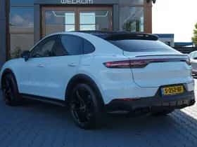 Porsche Cayenne (2022) thumbnail 3