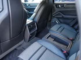 Porsche Cayenne (2022) thumbnail 6